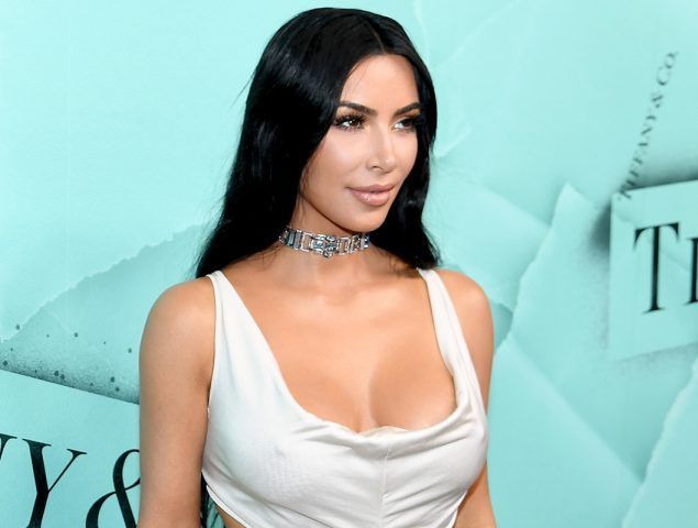 Kim Kardashian, article cirurgia pit entre les espanyoles.